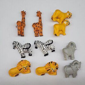 Vintage Animal Buttons Lions Tigers Zebras Elephants & Giraffes Lot of 10 Crafts